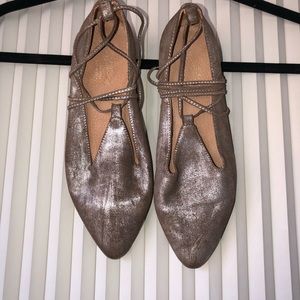 Seychelles pewter metallic flats